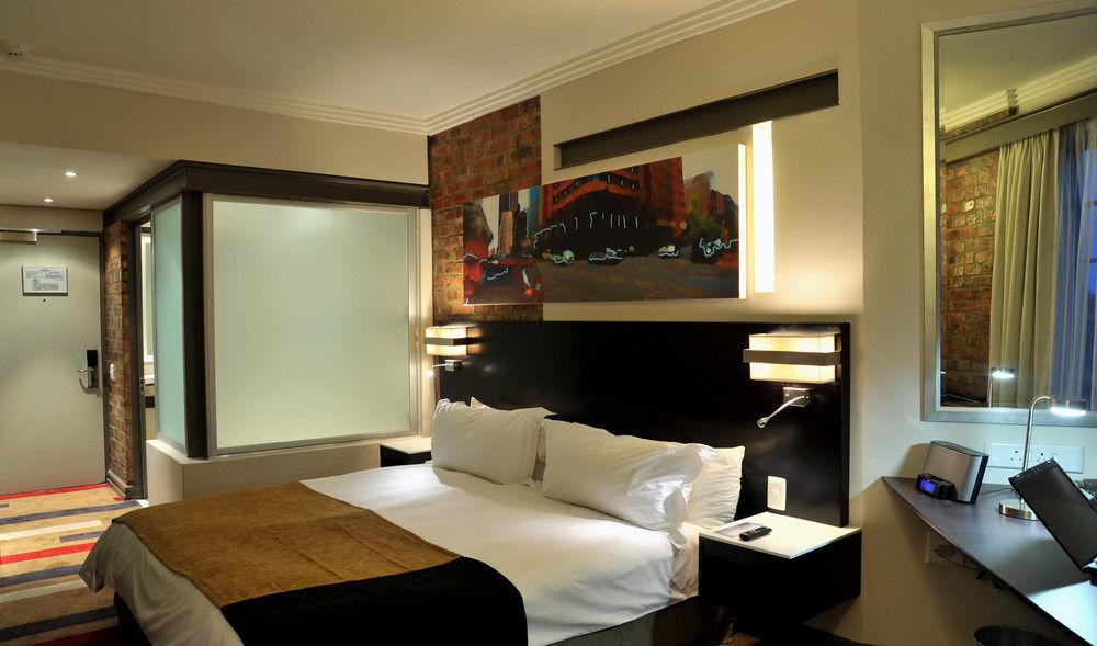 Hotel Garden Court Victoria Junction